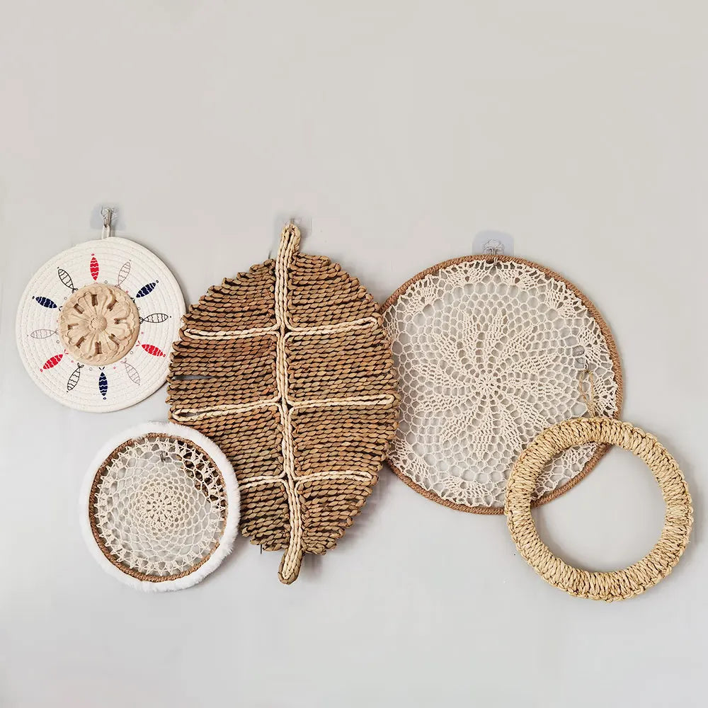 Decorative Wicker Mirror – Natural and Handcrafted Style