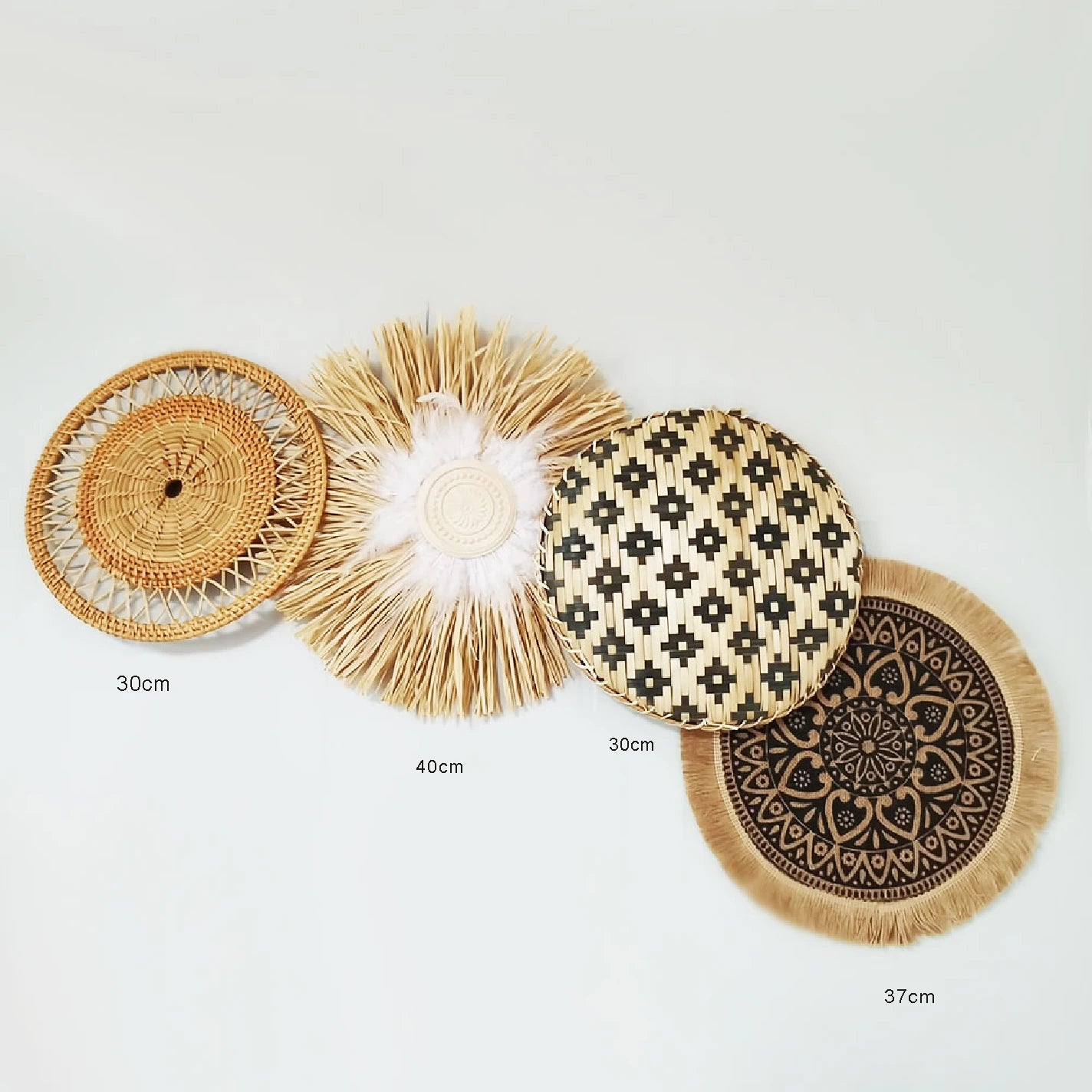 Decorative Wicker Mirror – Natural and Handcrafted Style
