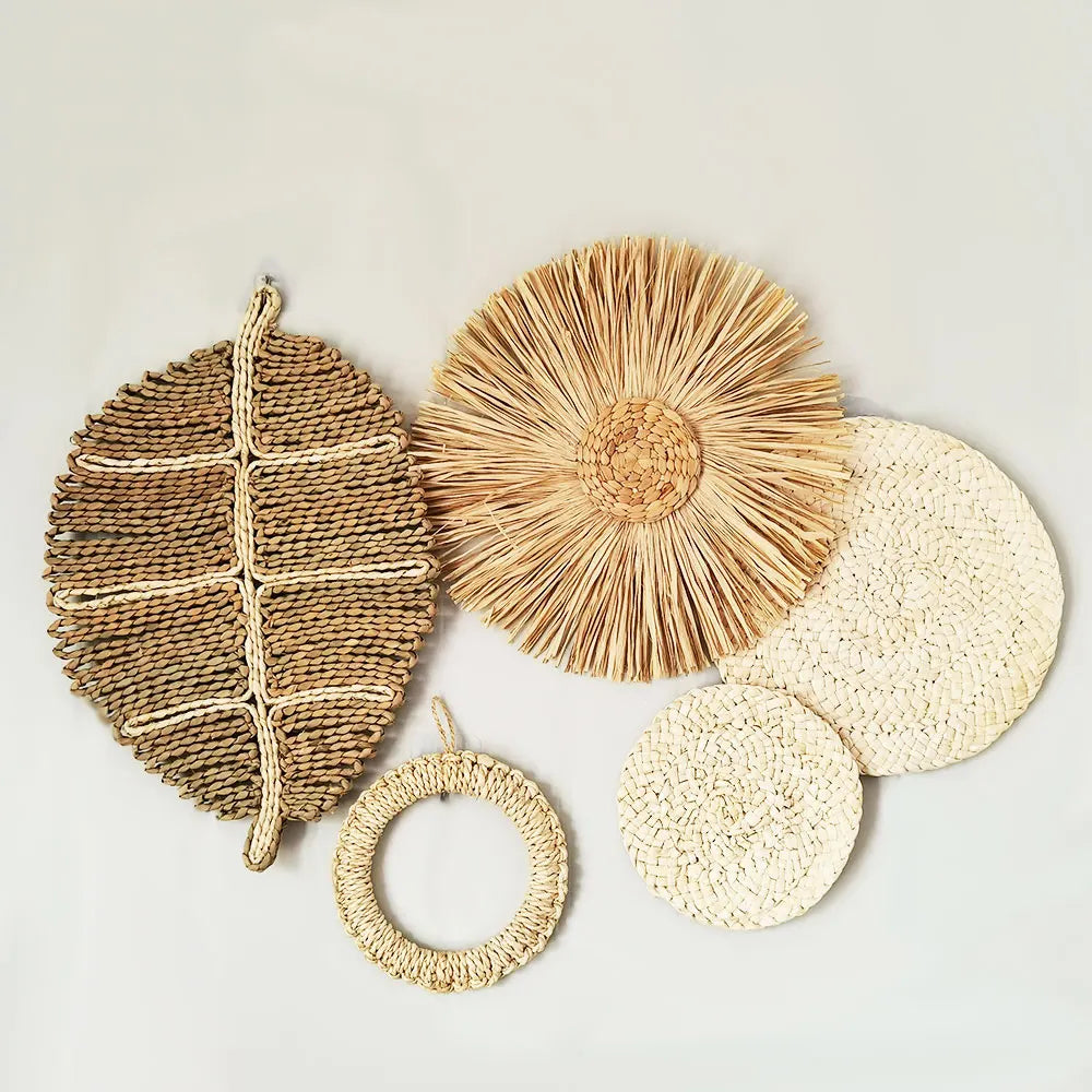 Decorative Wicker Mirror – Natural and Handcrafted Style