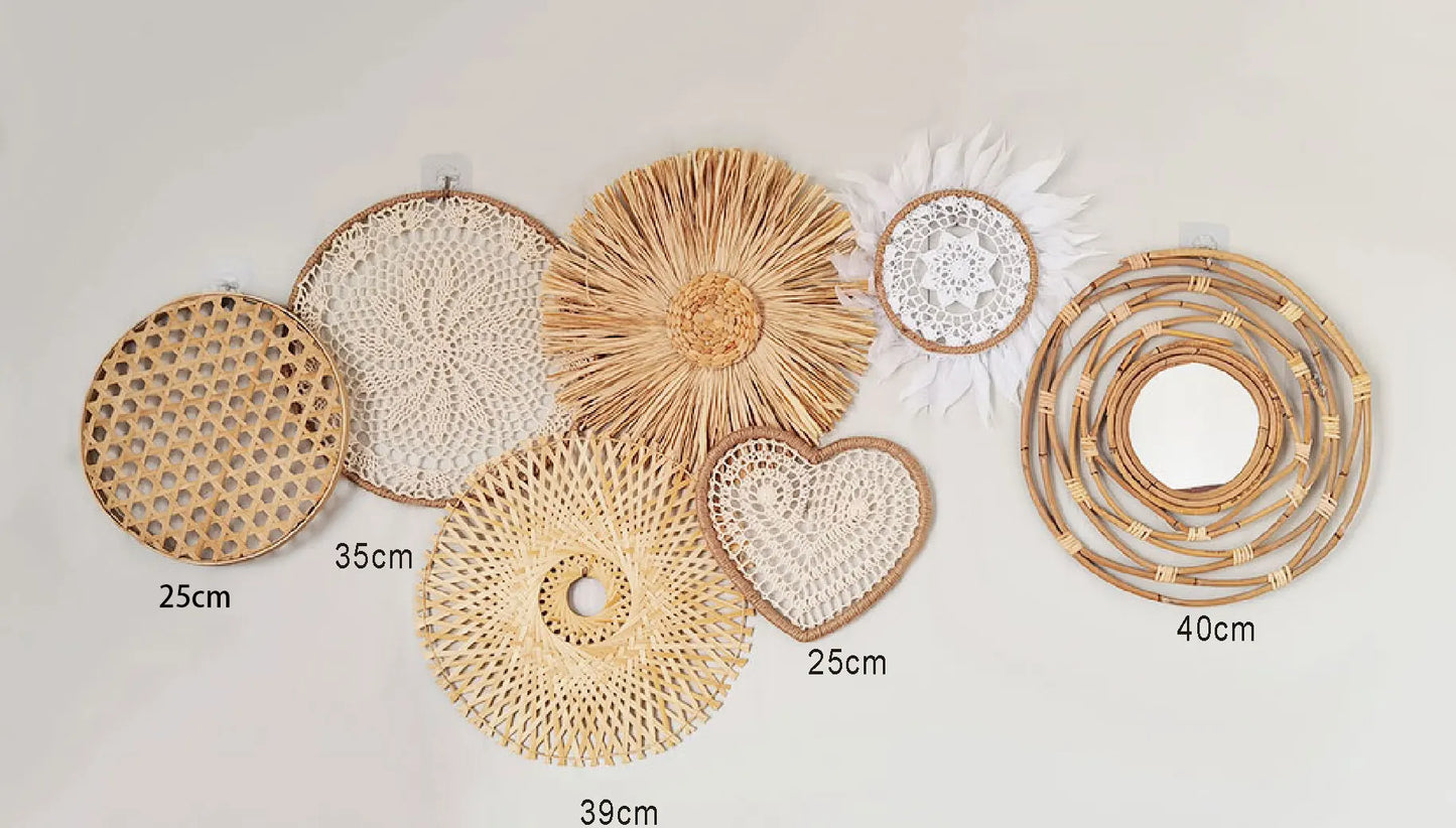 Decorative Wicker Mirror – Natural and Handcrafted Style