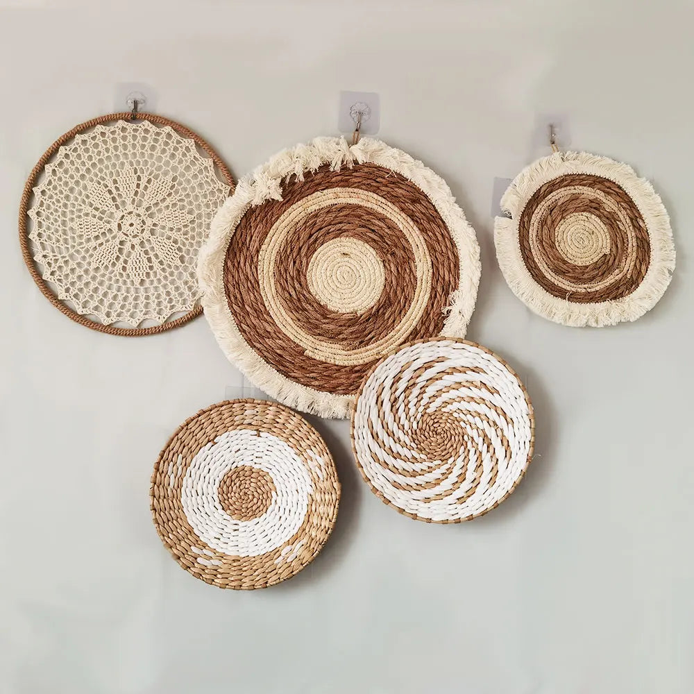 Decorative Wicker Mirror – Natural and Handcrafted Style
