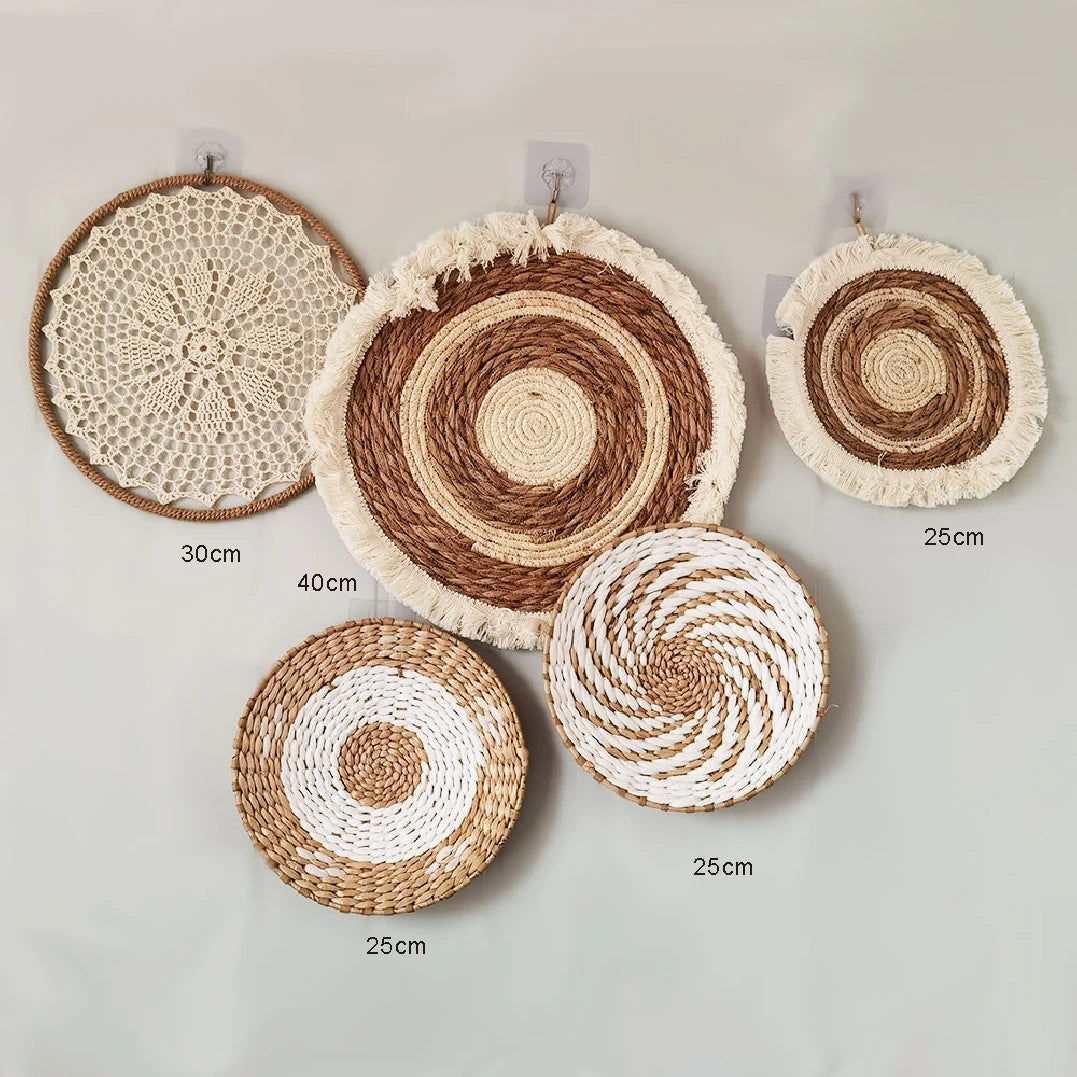 Decorative Wicker Mirror – Natural and Handcrafted Style
