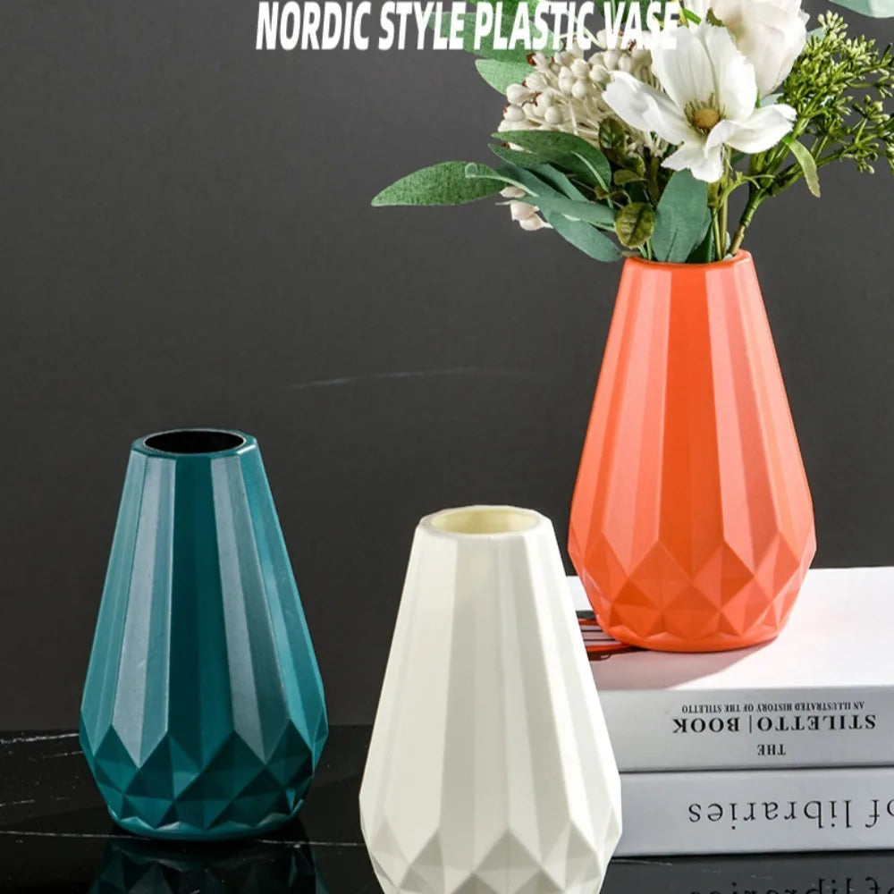 Plastic Vase with Diamond Design – Nordic and Modern Style