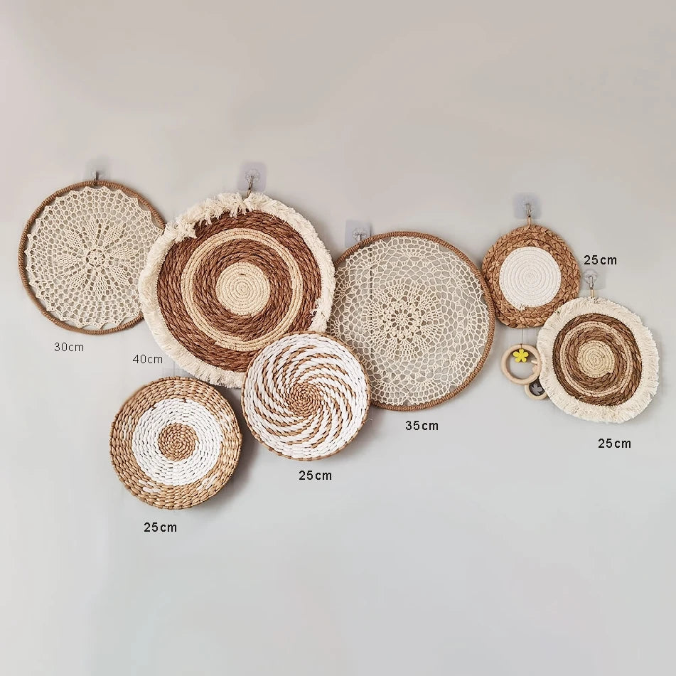 Decorative Wicker Mirror – Natural and Handcrafted Style